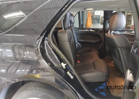 2015 Mercedes-Benz Ml 350 4Matic z USA, uszkodzony, nr VIN 4JGDA5HB9FA603576